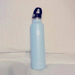 Baby Blue 24oz Hydroflask!